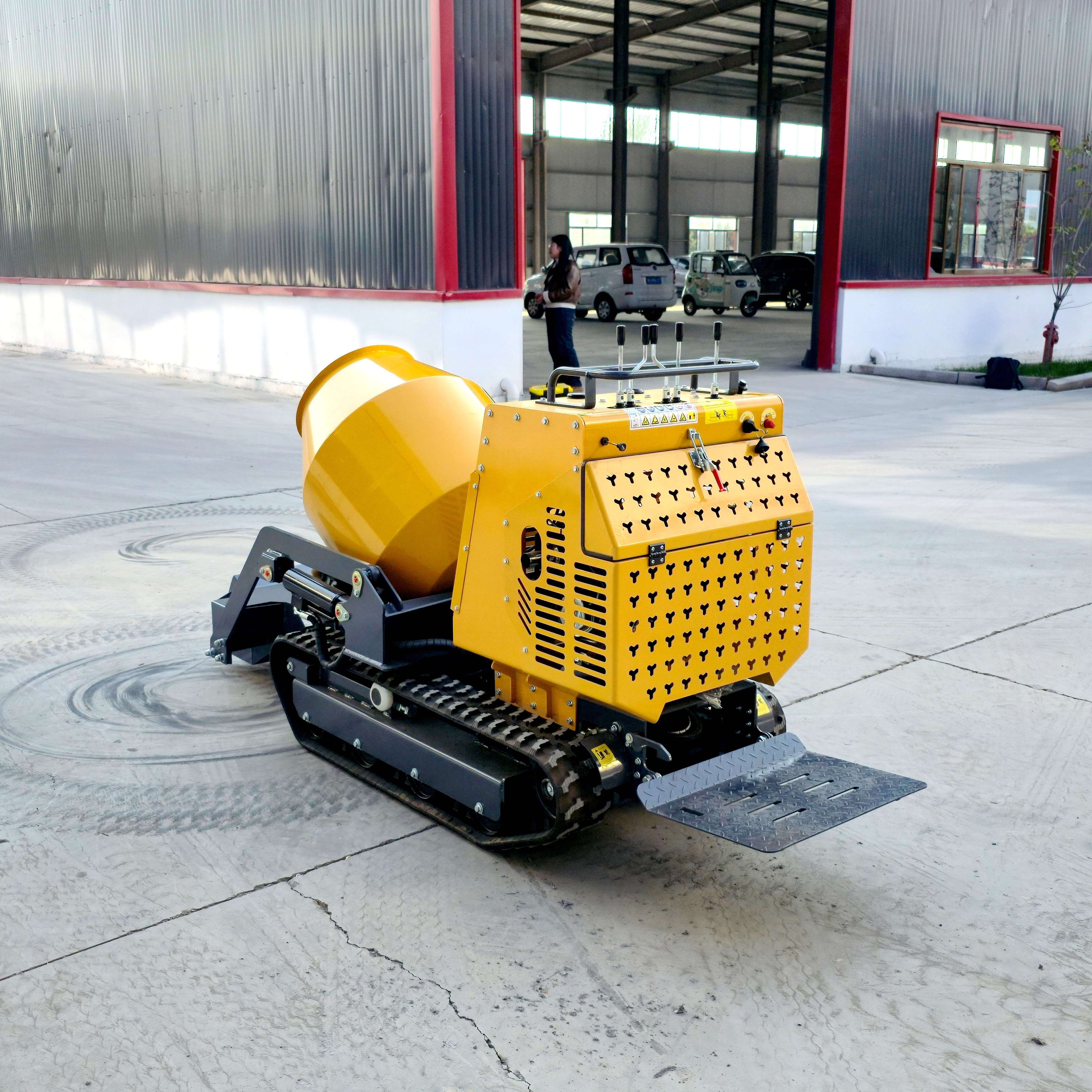 Self Walking Tracked Concrete  - огляд і ціна Concrete Mixer Small