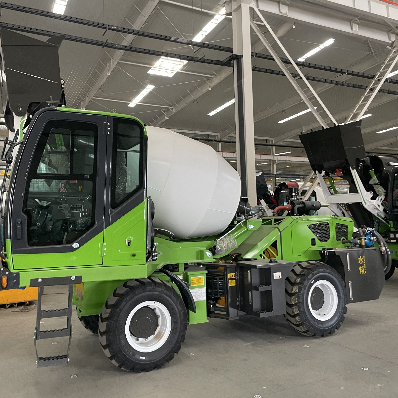 1 To 6.5m³ Mobile Self Loading - огляд і ціна Concrete Mixer Small